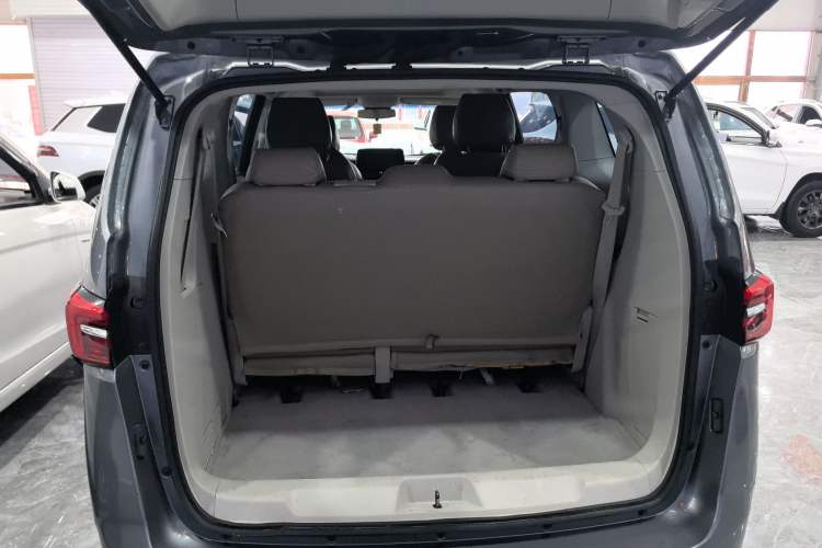 Used Buick GL8 2022 Land Cruiser Executive Class 652T Comfort Model
