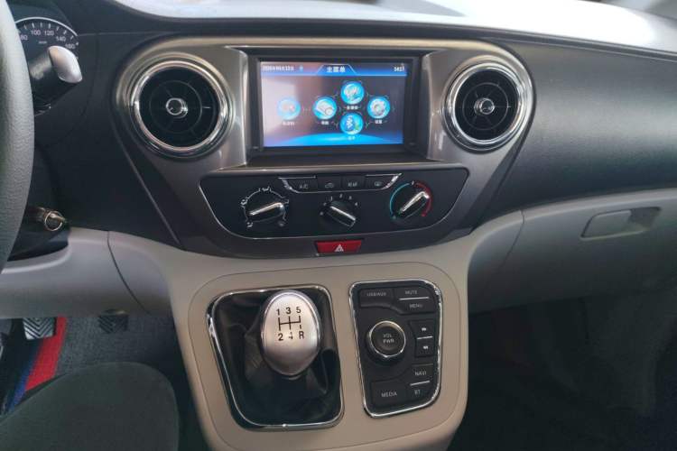 Used JAC Refine M3 2022 1.8L 7-seat Standard Edition Audio And AC Panel