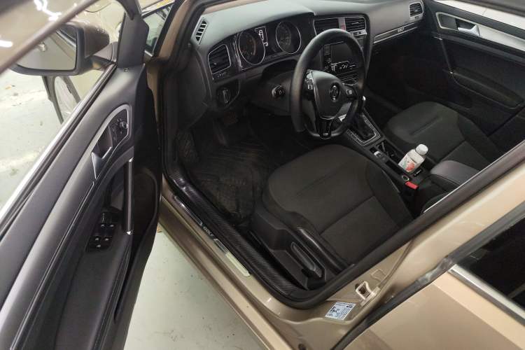 Used Volkswagen Golf 2018 230TSI Automatic Comfort Model
