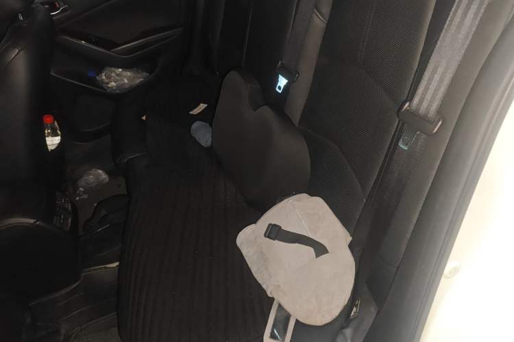 Used Mazda 3 Axela 2017 Hatchback 2.0L Automatic Sport Model China V Emission Standard
