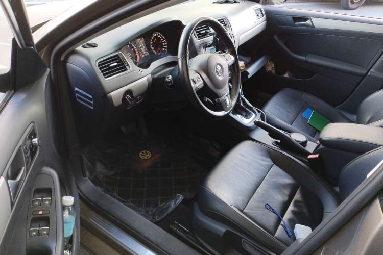 Used Volkswagen Sagitar 2014 Revised Version 1.4TSI Automatic Luxury Edition