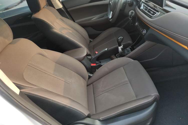 Used CHANGAN Eado DT 2019 1.6L Manual Comfort Model China VI Standard Right Front Seat