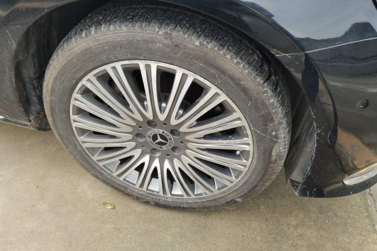 Used Mercedes-Benz E-Class 2021 E 300 L Luxury Model Right Front Wheel Hub