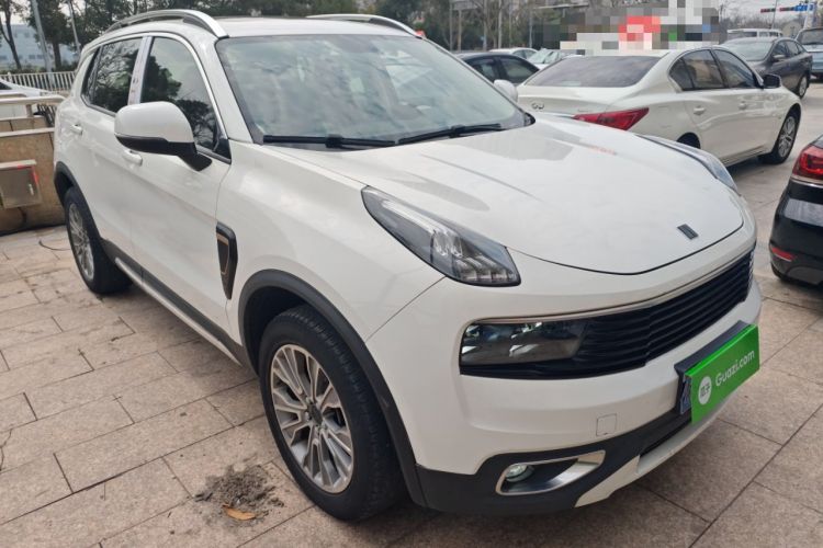 Used Lynk & Co 01 2018 2.0T Two-Wheel-Drive + Version Front Right 45 Deg