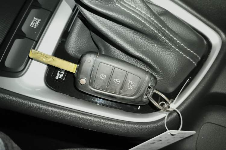 Used Hyundai Celesta 2018 1.6L Automatic GL Enjoyment Version China V Standard
