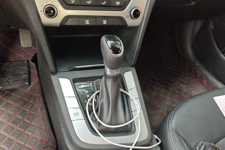 Used Hyundai Elantra (6th Generation / Lingdong) 2016 1.6L Automatic ZhiXuan – Elite Version
