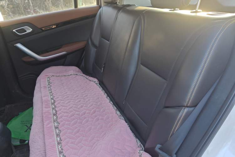 Used Dongfeng Aeolus AX4 2017 1.6L DCT Trendy Style Left Rear Seat