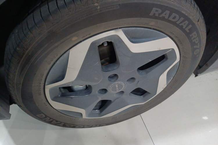 Used BYD Dolphin 2021 405 km Fashion Edition Left Front Wheel Hub