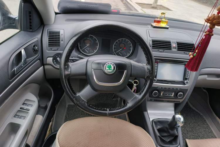 Used Skoda Octavia 2013 1.6L Manual Yijun Edition