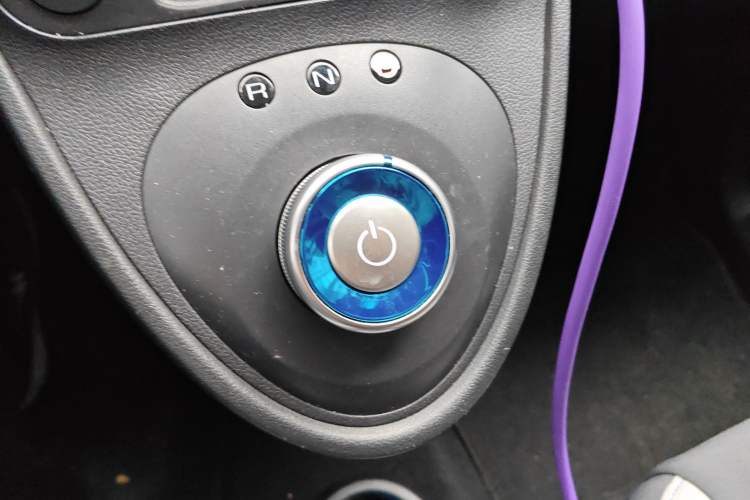 Used ORA Black Cat 2022 301km "Cute Pet" Version – Lithium Iron Phosphate Gear Lever