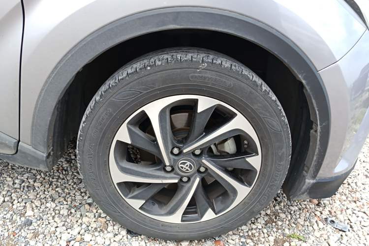 Used Toyota IZOA 2018 2.0L Yichi Version China VI Standard