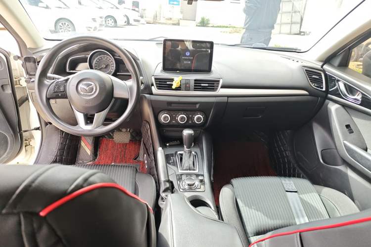 Used Mazda 3 Axela 2016 Sedan 1.5L Automatic Comfort Model