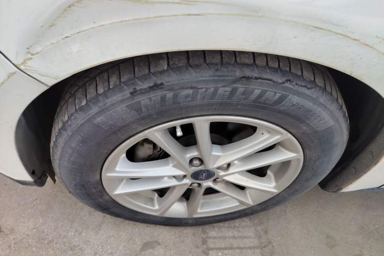 Used Ford Focus 2015 Hatchback EcoBoost 125 Manual – Ultra-Style Edition