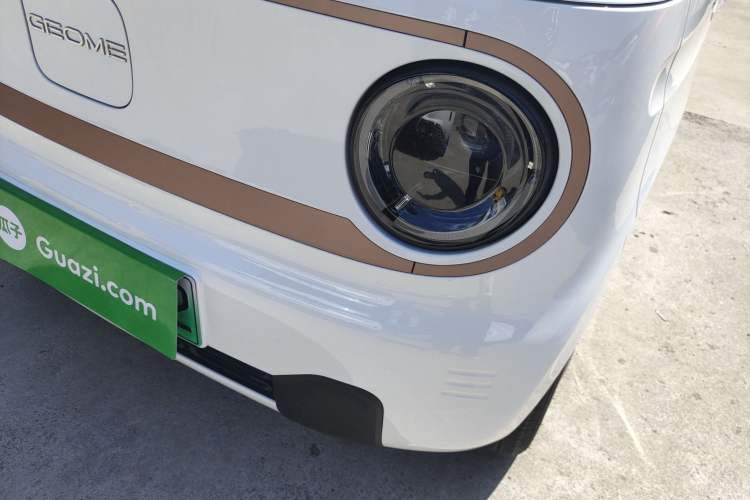 Used Geely Galaxy Panda 2024 Panda Mini 200km Endurance Bear Left Front Headlight