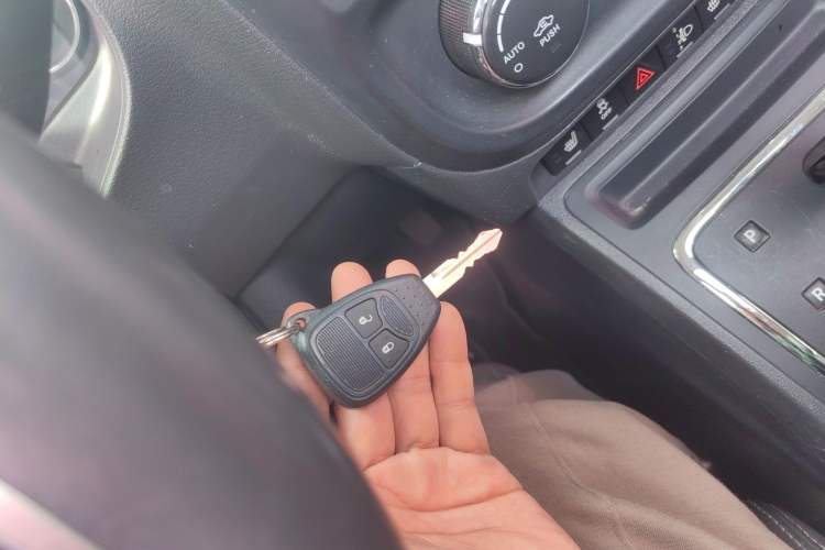 Used Jeep Patriot 2015 2.4L Luxury Navigation Edition Vehicle Key