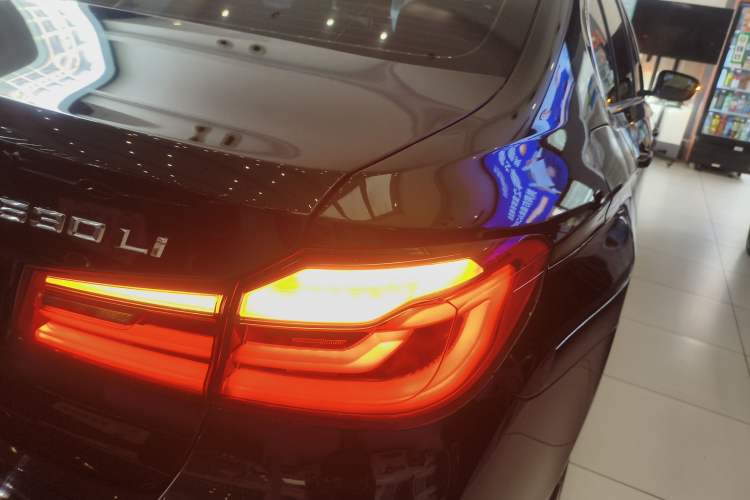 Used BMW 5 Series 2020 530Li Leading Model M Sport Package