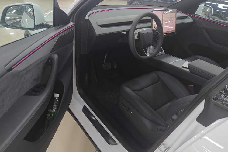 Used Tesla Model Y 2026 Long-Range All-Wheel-Drive Model