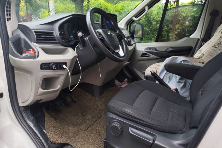 Used SAIC MAXUS Xintu V90 2019 2.0T Manual ZhiDuXing Rear-Drive Single-Tire Extended-Height Roof 7-Seater
