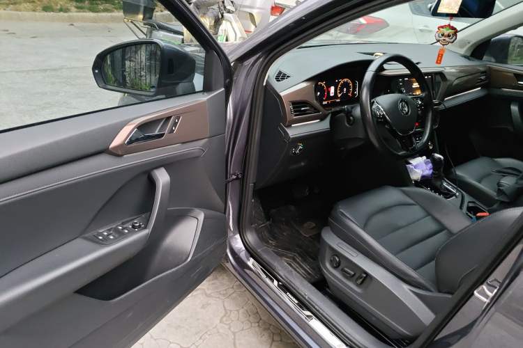 Used Volkswagen Tharu 2019 280TSI Two-Wheel Drive Flagship Version China VI Standard
