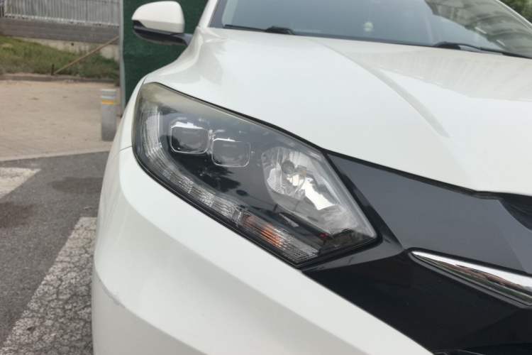 Used Honda Vezel 2017 1.8L CVT Front-Wheel Drive Pioneer Edition