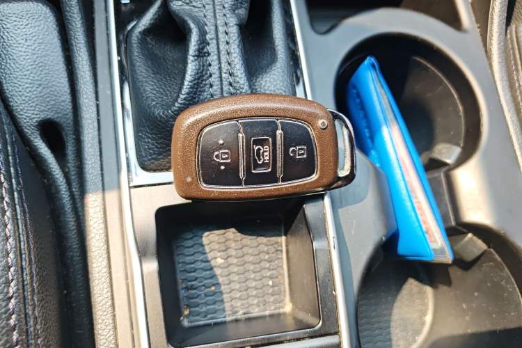 Used Hyundai Tucson 2015 1.6T Dual-Clutch Two-Wheel-Drive Smart Model Vehicle Key