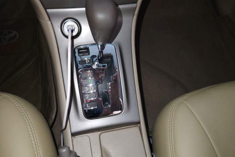 Used Toyota Corolla EX 2011 1.6L Automatic Classic Edition Gear Lever