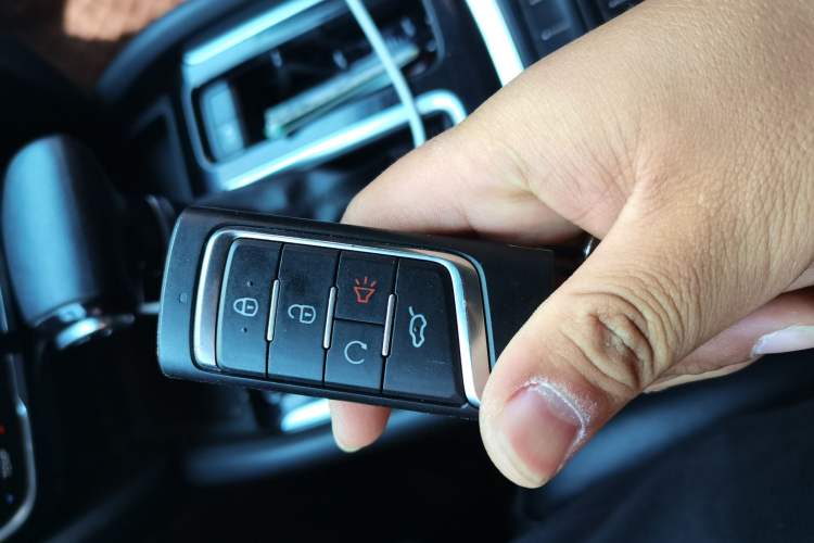 Used GAC Trumpchi GS7 2017 320T Two-Wheel-Drive Luxury Smart Connectivity Model
