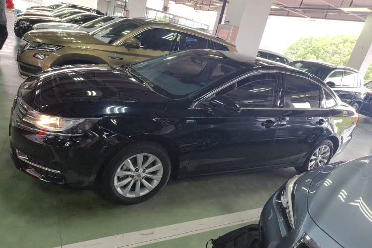 Used Roewe i6 2017 20T Manual Luxury Edition
