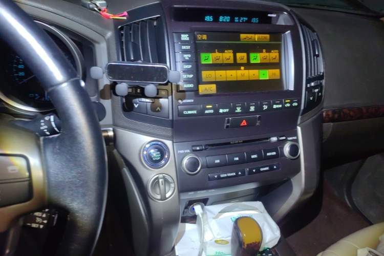 Used Toyota Land Cruiser 2007 4.7L Automatic VX-R Audio And AC Panel