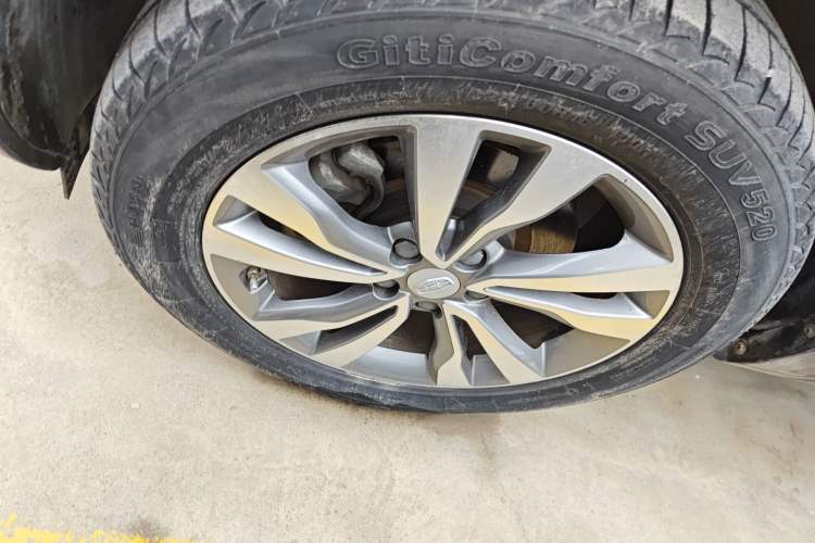 Used Geely Auto Emgrand X7 Sport 2016 1.8TD Automatic ZhiShang Model Left Front Wheel Hub