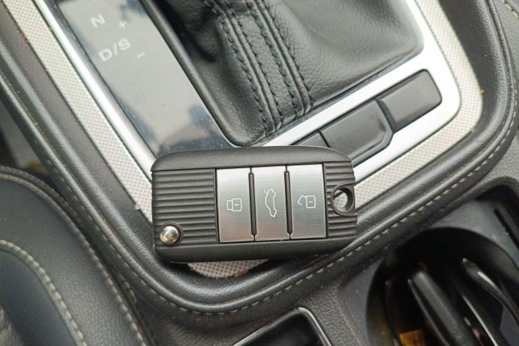 Used MG 6 2017 20T Automatic Luxury Smart Connect Version China V Standard Vehicle Key