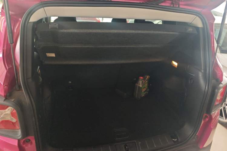 Used Jeep Renegade 2018 Connected Large Screen Version 180T Automatic High-Energy Edition Trunk