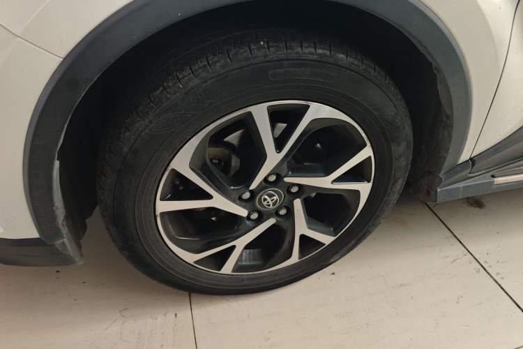 Used Toyota C-HR 2020 2.0L Leading Edition Left Front Wheel Hub