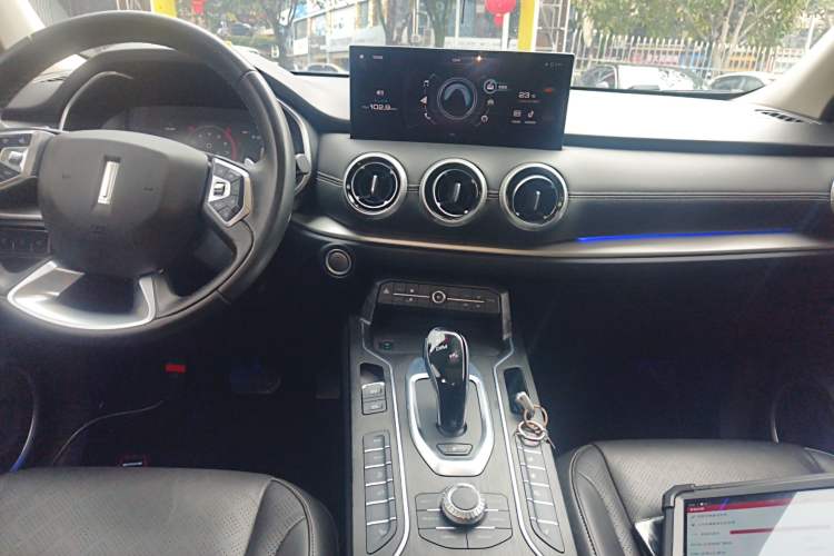 Used Wey VV6 2020 2.0T Two-Wheel Drive Smart Enjoyment+
