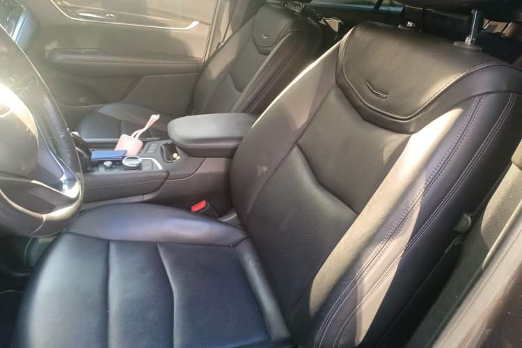 Used Cadillac XT6 2020 28T Six-Seater Four-Wheel-Drive Luxury Sport Vehicle Left Front Seat