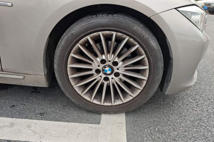 Used BMW 3 Series 2015 320Li Luxury Design Package Premium Edition Right Front Wheel Hub