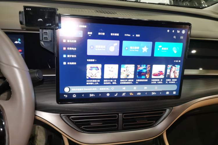 Used Denza D9 2022 DM-i 970 Four-Wheel Drive Flagship Model
