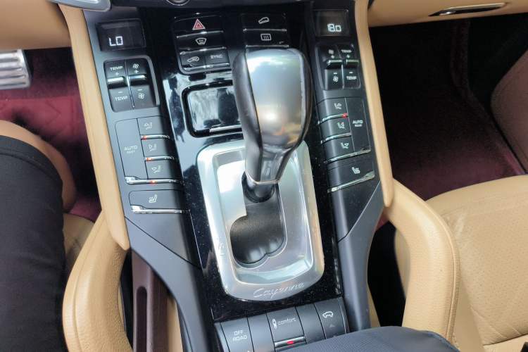 Used Porsche Cayenne 2014 Cayenne Platinum Edition 3.0T