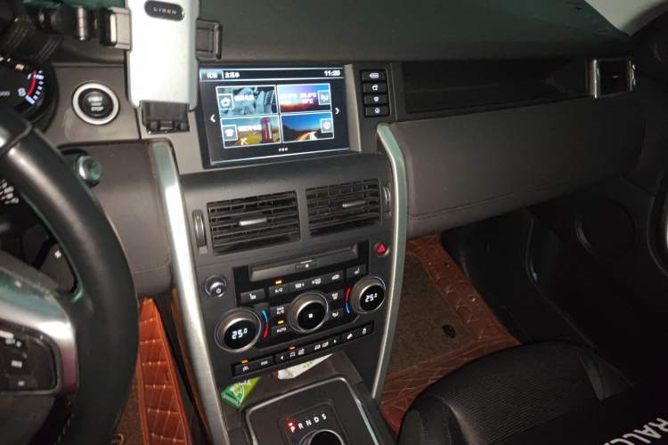 Used Land Rover Discovery Sport 2015 2.0T SE
