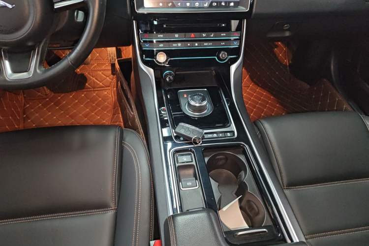 Used Jaguar XEL 2018 2.0T 250 PS Premium Edition