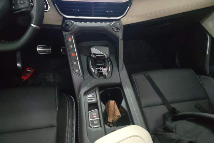 Used Lynk & Co 06 2021 1.5T Shero Pink Special Edition
