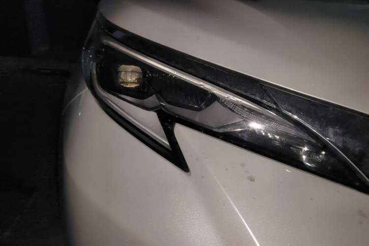 Used Toyota SIENNA 2024 2.5L Hybrid Comfort Edition Right Front Headlight