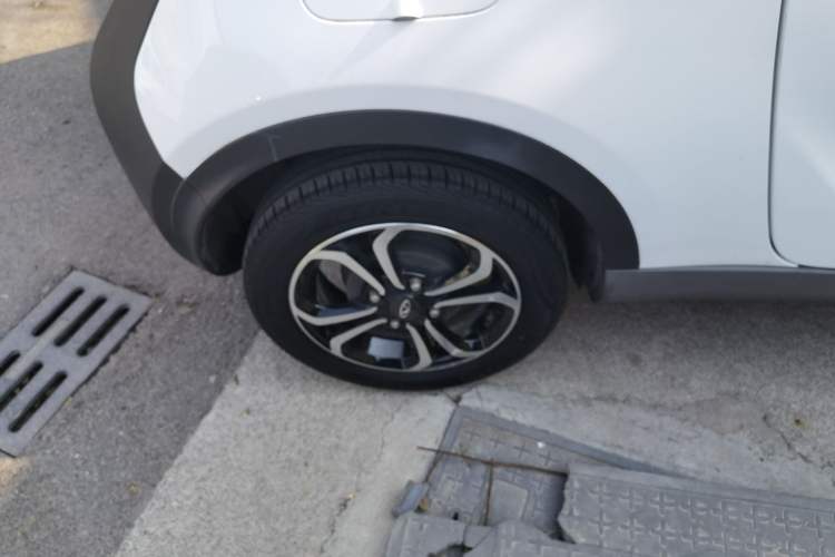 Used Chery QQ Little Ant 2021 150 000 Yuan "Ant Fan" Edition New Ant Cool Version Lithium-Ion Battery Exterior 2