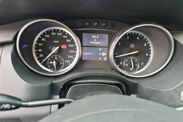 Used Mercedes-Benz R-Class 2014 R 320 4MATIC Business Model