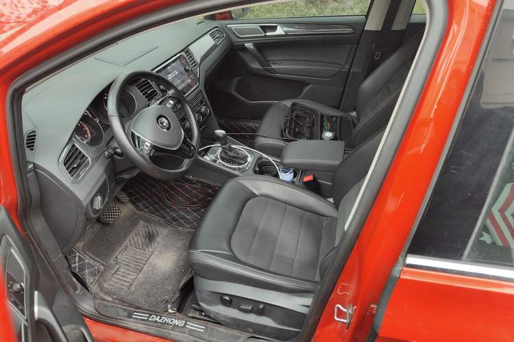 Used Volkswagen Golf Sportsvan 2018 230TSI Automatic Luxury Model