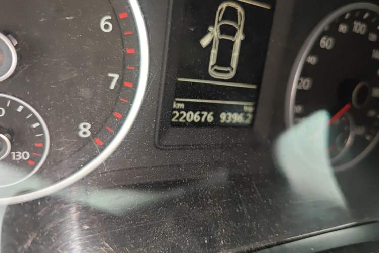 Used Volkswagen Tiguan 2013 1.8 TSI Automatic Two-Wheel Drive Comfort Edition Odometer Close Up