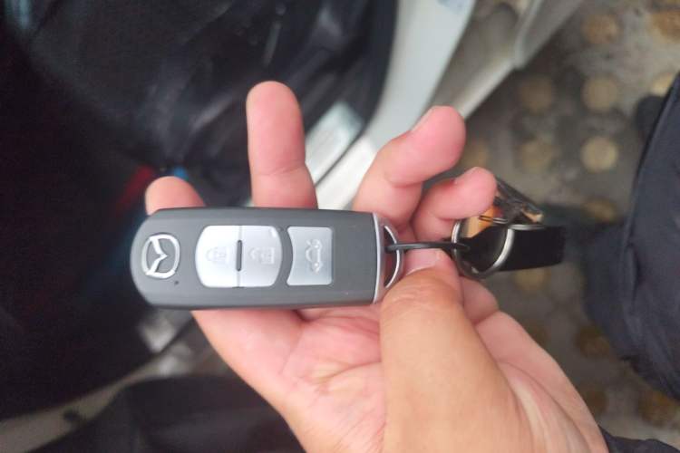 Used Mazda 3 Axela 2014 Sedan 1.5L Manual Comfort Model Vehicle Key