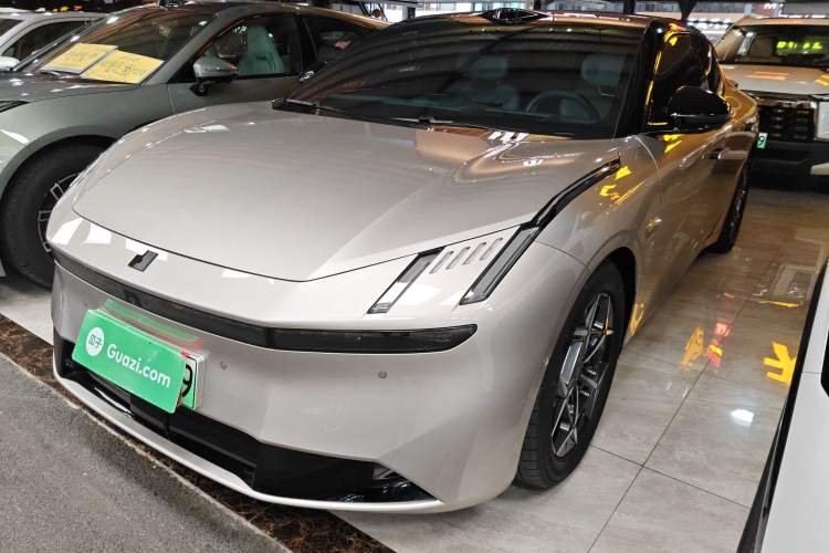 Used Lynk & Co Z10 2025 95 kWh 766 km Range Rear-Wheel Drive Max