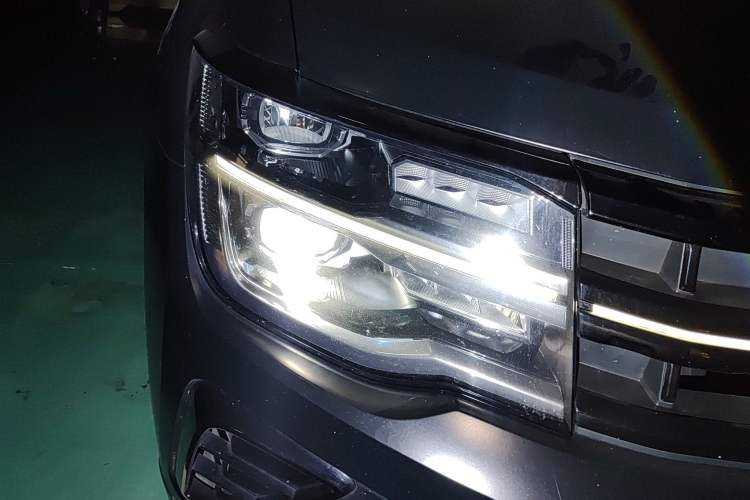 Used Volkswagen Teramont 2022 380TSI Four-Wheel Drive Prestige Luxury Edition Right Front Headlight