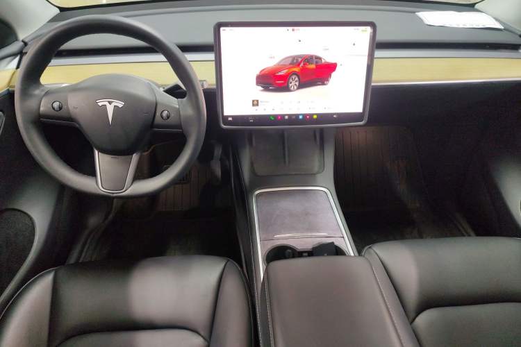 Used Tesla Model Y 2023 Long-Range All-Wheel-Drive Version Center Console